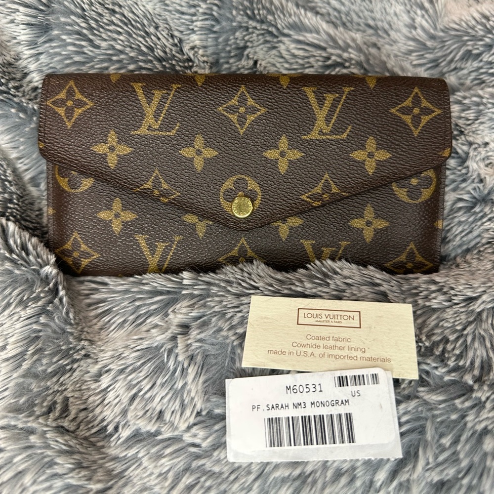 Louis Vuitton Sarah Wallet authentic